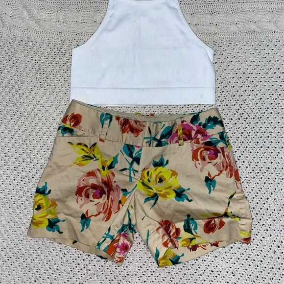 Super Cute Floral Shorts from Outback Red - Size 0 - Picture 5 of 7